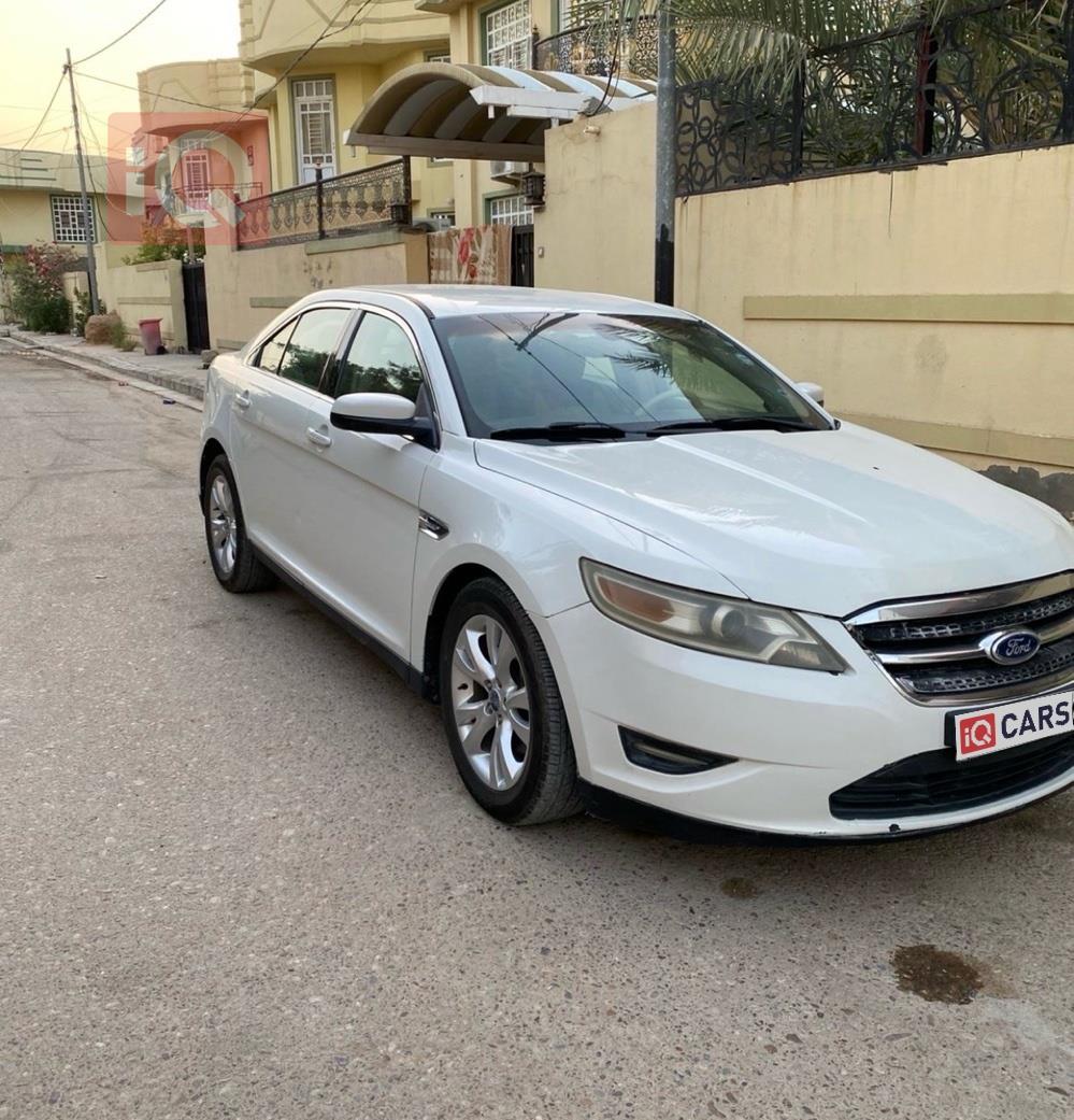 Ford Taurus